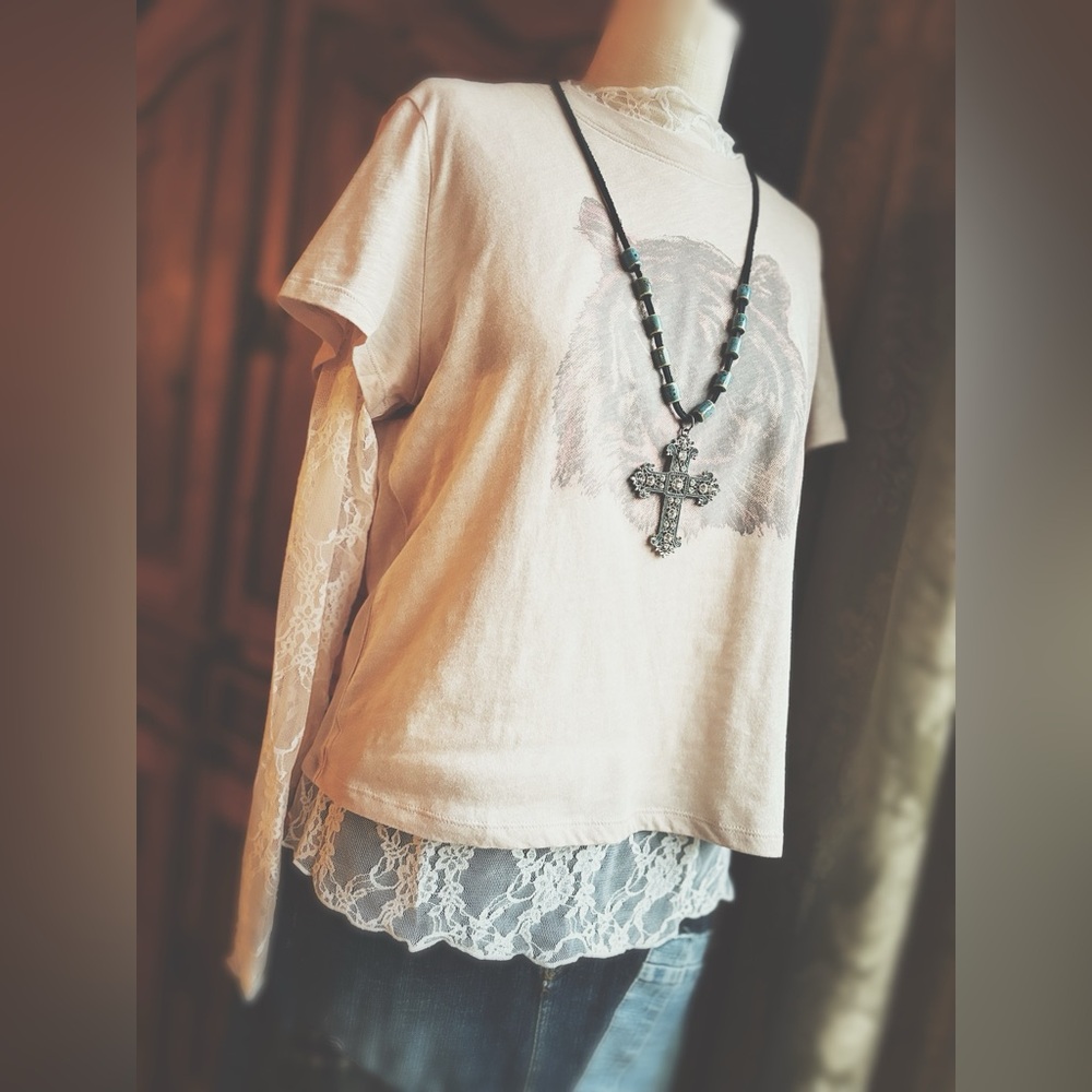 Super Soft Lace Layering Tee - Snow White with Lettuce Edge Styling - Picture 9 of 11